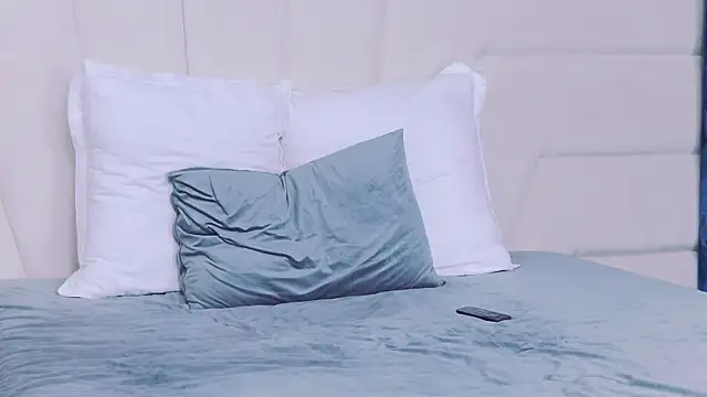 GraceRous online show from October 11, 2025, 5:52 am