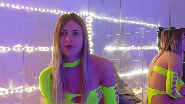 Snapshot of Aishha_ chatting on October 15, 2025, 5:06 am Aishha online show from October 15, 2025, 5:06 am