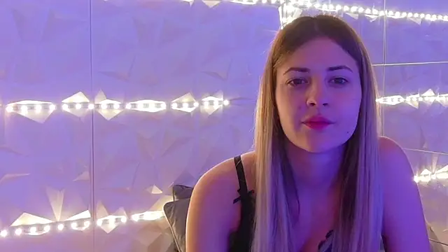 Snapshot of Aishha_ chatting on December 1, 2025, 5:52 am Aishha online show from December 1, 2025, 5:52 am