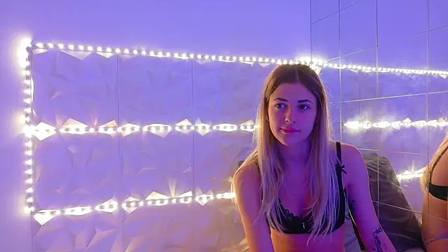 Snapshot of Aishha_ chatting on September 22, 2025, 5:13 am Aishha online show from September 22, 2025, 5:13 am