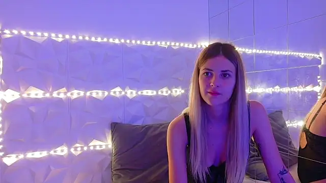 Snapshot of Aishha_ chatting on September 9, 2025, 5:28 am Aishha online show from September 9, 2025, 5:28 am