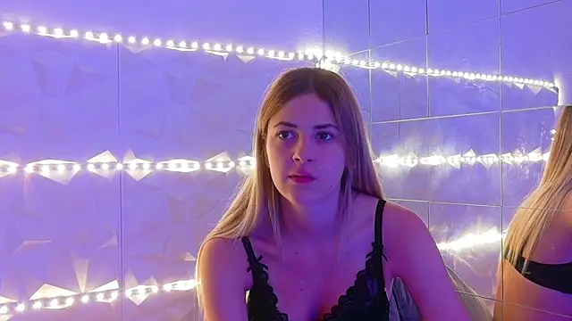 Snapshot of Aishha_ chatting on September 25, 2025, 5:13 am Aishha online show from September 25, 2025, 5:13 am