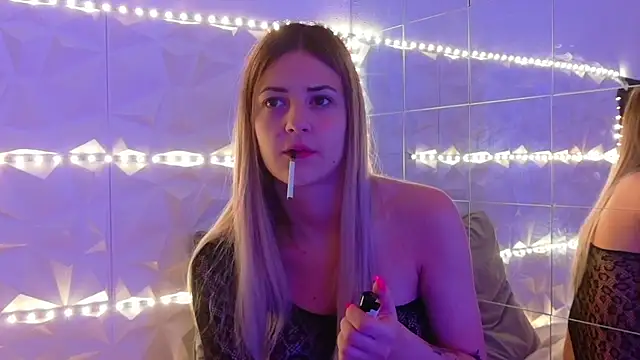 Snapshot of Aishha_ chatting on October 21, 2025, 5:07 am Aishha online show from October 21, 2025, 5:07 am