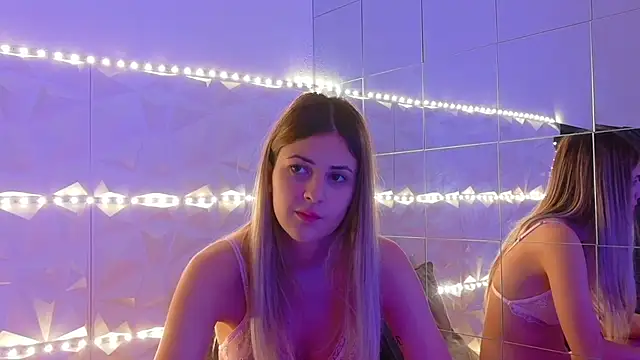 Snapshot of Aishha_ chatting on October 17, 2025, 5:11 am Aishha online show from October 17, 2025, 5:11 am