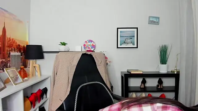 Snapshot of Velvet_Jasmine chatting on December 20, 2025, 7:33 am Velvet Jasmine online show from December 20, 2025, 7:33 am