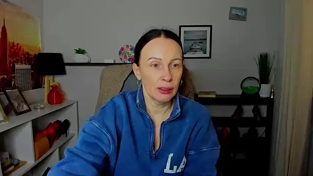 Velvet Jasmine online show from November 15, 2025, 7:34 am