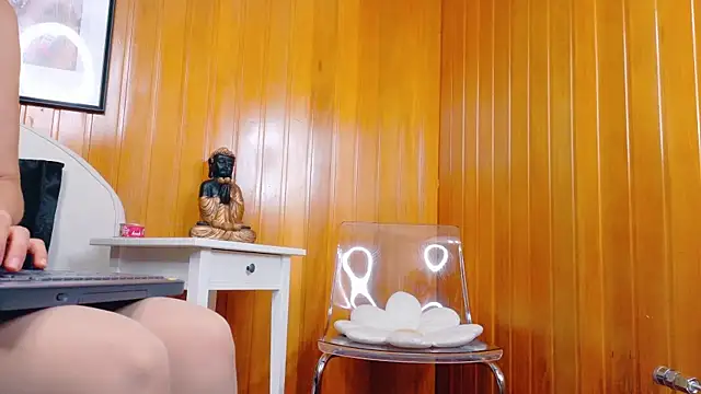 Zafiro Gem  online show from October 15, 2025, 7:55 pm