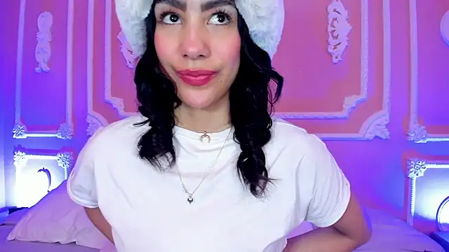 Snapshot of aitana_johns chatting on September 11, 2025, 11:54 am aitana johns online show from September 11, 2025, 11:54 am