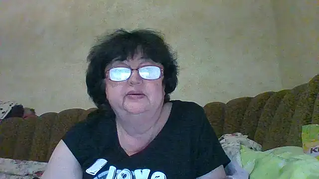 MilaSky5303 online show from November 12, 2025, 6:34 pm