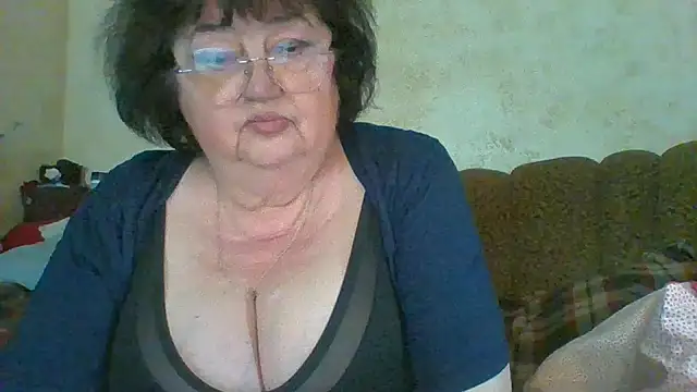 MilaSky5303 online show from May 14, 2026, 2:58 pm