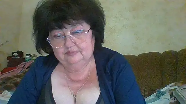 MilaSky5303 online show from May 27, 2026, 9:11 pm