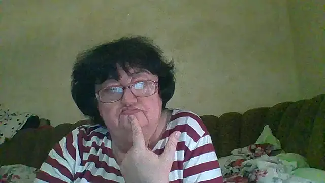 MilaSky5303 online show from November 14, 2025, 9:51 pm