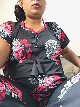 your chandni04 online show from May 19, 2026, 8:32 am