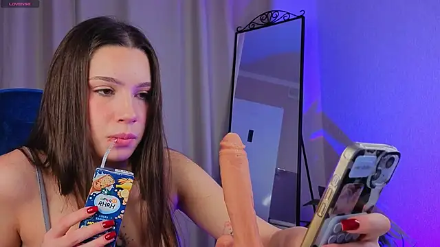 Snapshot of Tiny__Toon chatting on November 9, 2025, 7:34 am Tiny Toon online show from November 9, 2025, 7:34 am