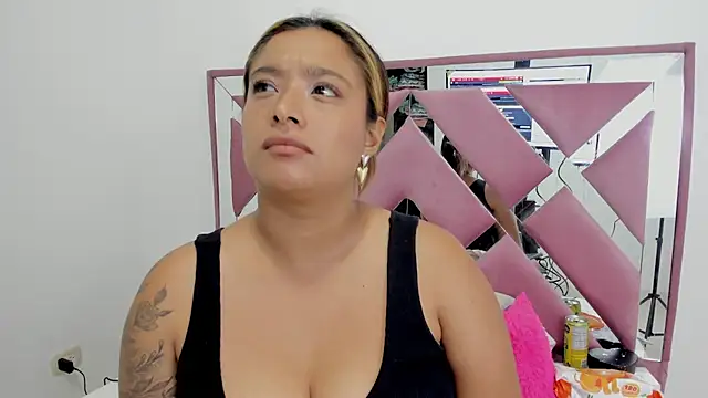 Snapshot of bellalumi chatting on November 19, 2025, 4:45 am bellalumi online show from November 19, 2025, 4:45 am