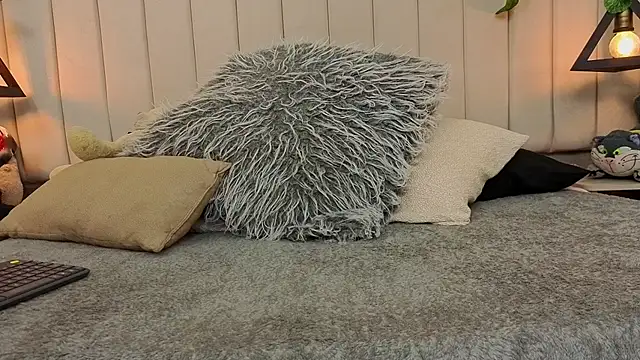 CandyGomez online show from April 15, 2026, 6:08 am