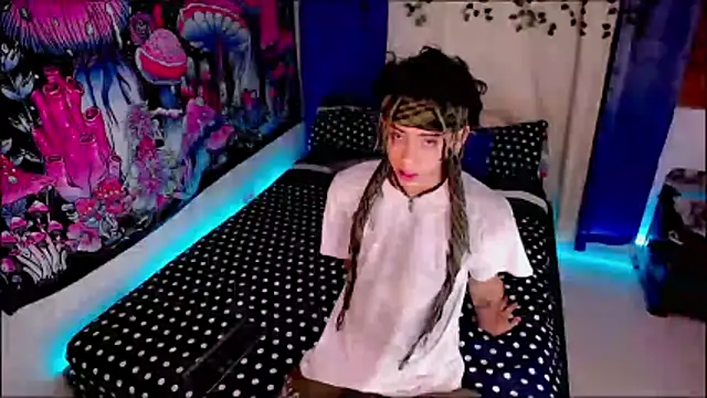 Snapshot of Thedoll_ethan7 chatting on April 7, 2026, 11:06 pm Thedoll ethan7 online show from April 7, 2026, 11:06 pm