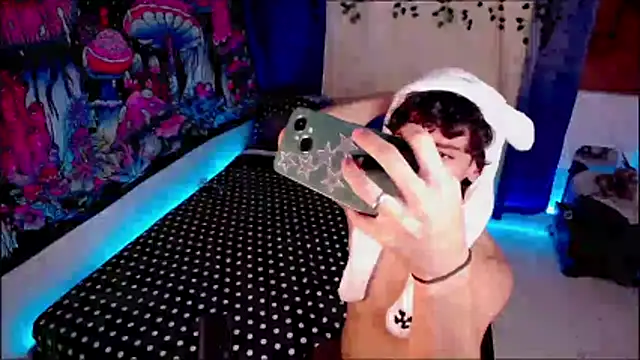 Snapshot of Thedoll_ethan7 chatting on April 7, 2026, 5:20 am Thedoll ethan7 online show from April 7, 2026, 5:20 am