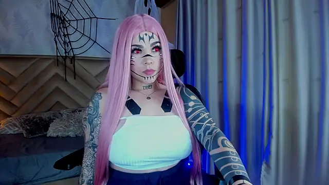  raven black online show from October 31, 2025, 1:41 pm