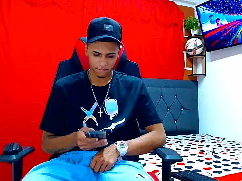 Snapshot of cristian_tayron1 chatting on July 18, 2026, 3:42 pm cristian tayron1 online show from July 18, 2026, 3:42 pm