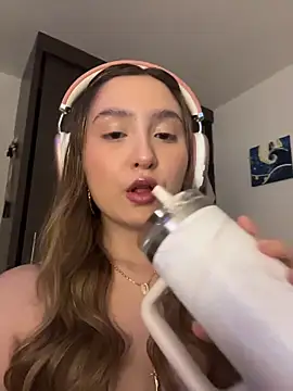 Snapshot of MoraInFire chatting on March 29, 2026, 4:47 am MoraInFire online show from March 29, 2026, 4:47 am