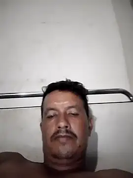 colombiano198720 online show from November 26, 2025, 1:27 am