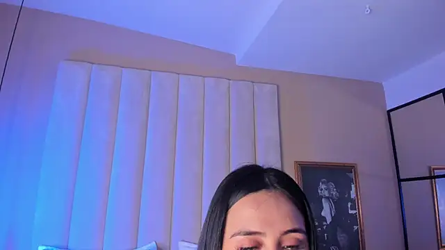 Snapshot of AnnyBentley chatting on September 29, 2025, 5:36 am AnnyBentley online show from September 29, 2025, 5:36 am