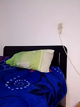 Snapshot of Banouti_23 chatting on November 19, 2025, 1:11 pm Banouti 23 online show from November 19, 2025, 1:11 pm