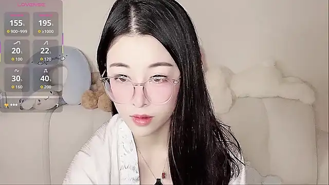 Snapshot of LuLu-Moon chatting on November 8, 2025, 10:13 pm LuLu-Moon online show from November 8, 2025, 10:13 pm