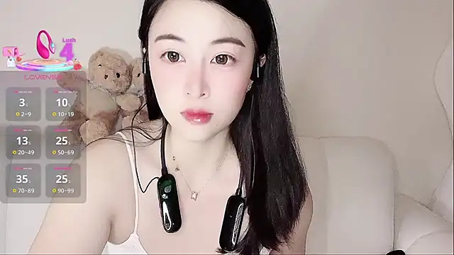 Snapshot of LuLu-Moon chatting on September 24, 2025, 9:21 pm LuLu-Moon online show from September 24, 2025, 9:21 pm