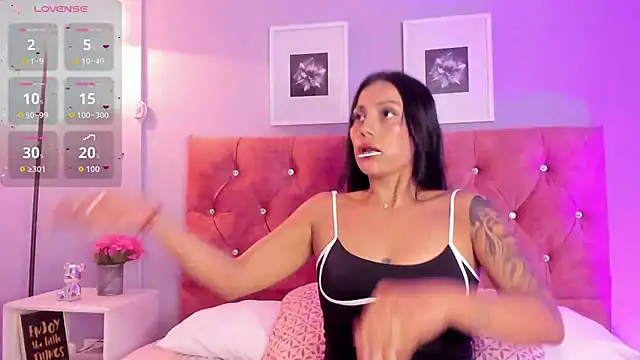 Snapshot of GabiHills chatting on February 9, 2026, 2:09 am GabiHills online show from February 9, 2026, 2:09 am