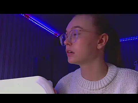 bellameow88 online show from December 19, 2025, 9:44 am