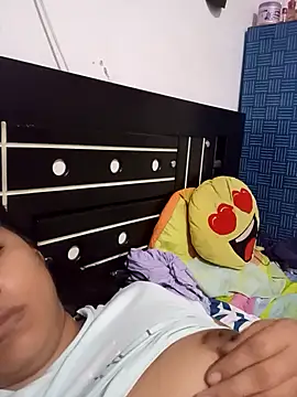 parejasexi0987 online show from November 22, 2025, 4:44 am