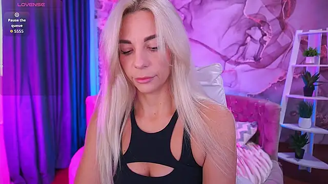 BellaRayyy online show from November 27, 2025, 7:20 am