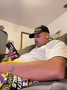 Snapshot of Ghosttown23 chatting on April 6, 2026, 9:21 am Ghosttown23 online show from April 6, 2026, 9:21 am