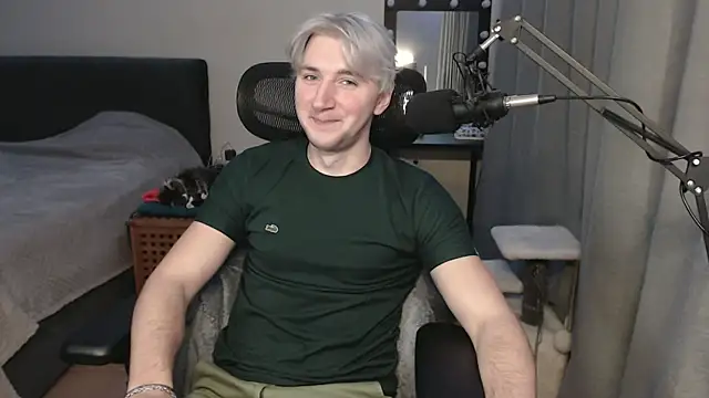 Elvin Vaenight online show from November 11, 2025, 10:37 pm