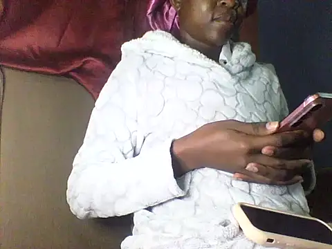 Moongodessy online show from March 27, 2026, 5:27 am