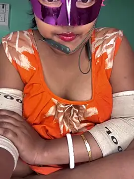 mimi87hoty online show from March 4, 2026, 5:31 pm