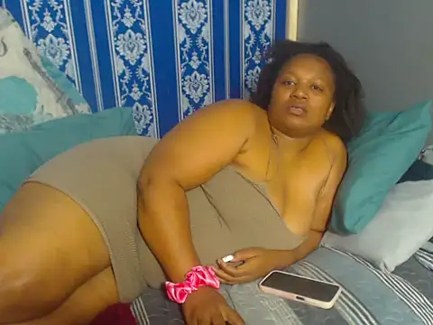 JUICEYLIPS333 online show from November 7, 2025, 6:07 am