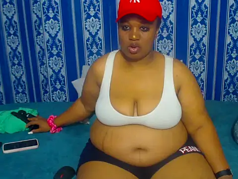 JUICEYLIPS333 online show from November 4, 2025, 4:00 pm