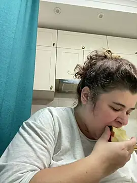 AliceCurlyX online show from February 19, 2026, 5:48 am