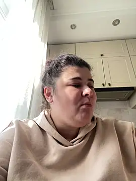 AliceCurlyX online show from February 9, 2026, 11:08 am