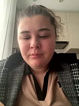 AliceCurlyX online show from January 13, 2026, 1:37 pm