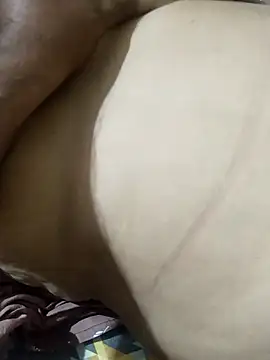 humtum2254 online show from November 17, 2025, 1:26 pm