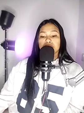 Snapshot of Tigresa23 chatting on October 26, 2025, 2:34 am Tigresa23 online show from October 26, 2025, 2:34 am