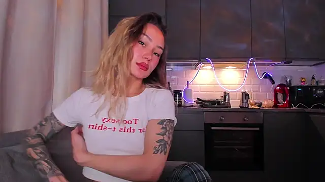 baobei03 online show from November 10, 2025, 11:37 am