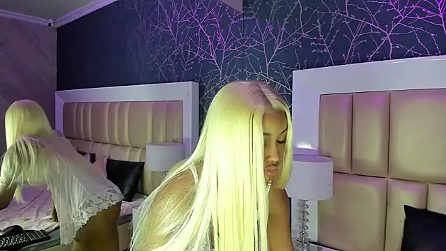 Snapshot of JulitPink chatting on January 9, 2026, 11:50 am JulitPink online show from January 9, 2026, 11:50 am