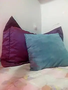 linalolo 12 online show from November 25, 2025, 8:20 pm