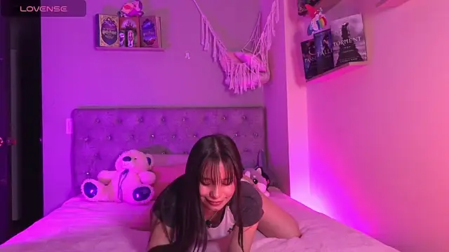 Snapshot of Alisha_Olsen_ chatting on March 18, 2026, 3:42 am Alisha Olsen online show from March 18, 2026, 3:42 am