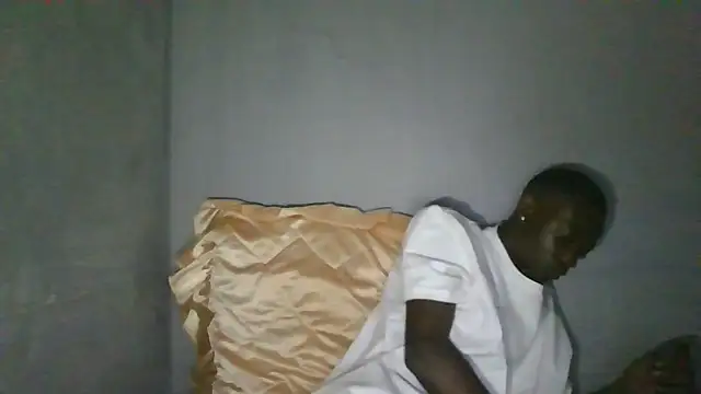 Snapshot of Nykho17 chatting on February 8, 2026, 12:52 am Nykho17 online show from February 8, 2026, 12:52 am